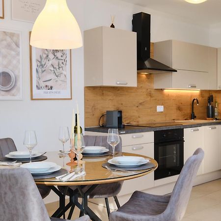 Apartments Divna マリ・ロシニュ エクステリア 写真