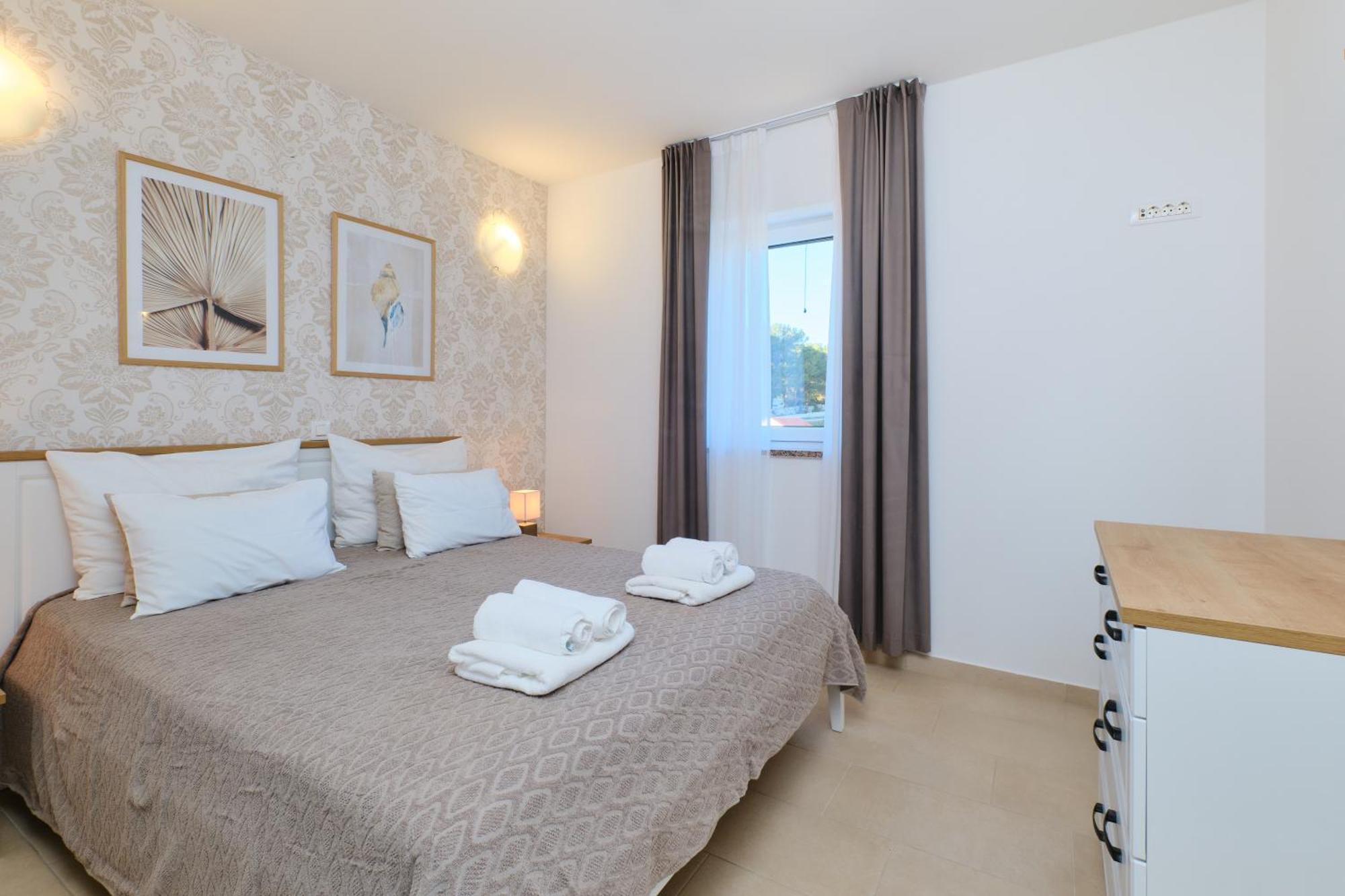 Apartments Divna マリ・ロシニュ エクステリア 写真
