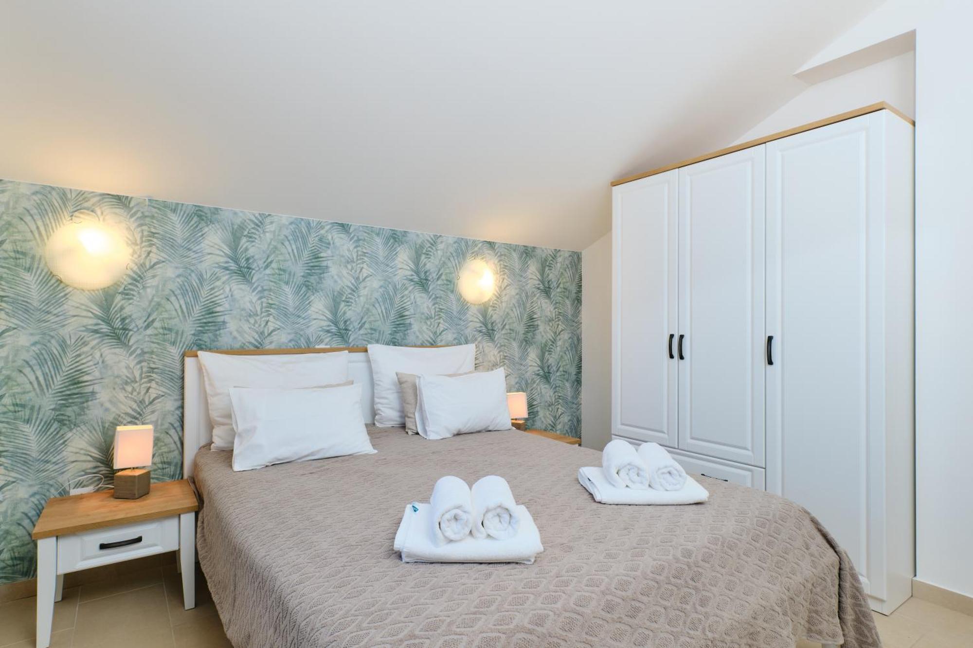 Apartments Divna マリ・ロシニュ エクステリア 写真
