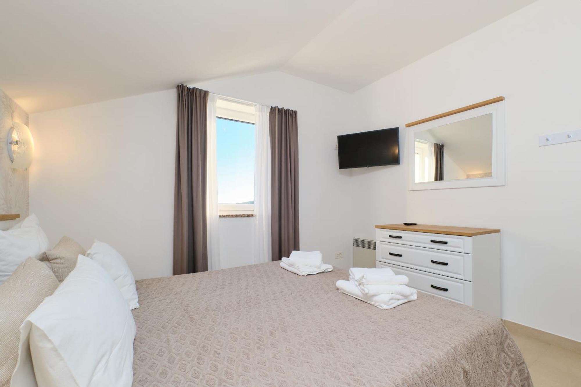 Apartments Divna マリ・ロシニュ エクステリア 写真
