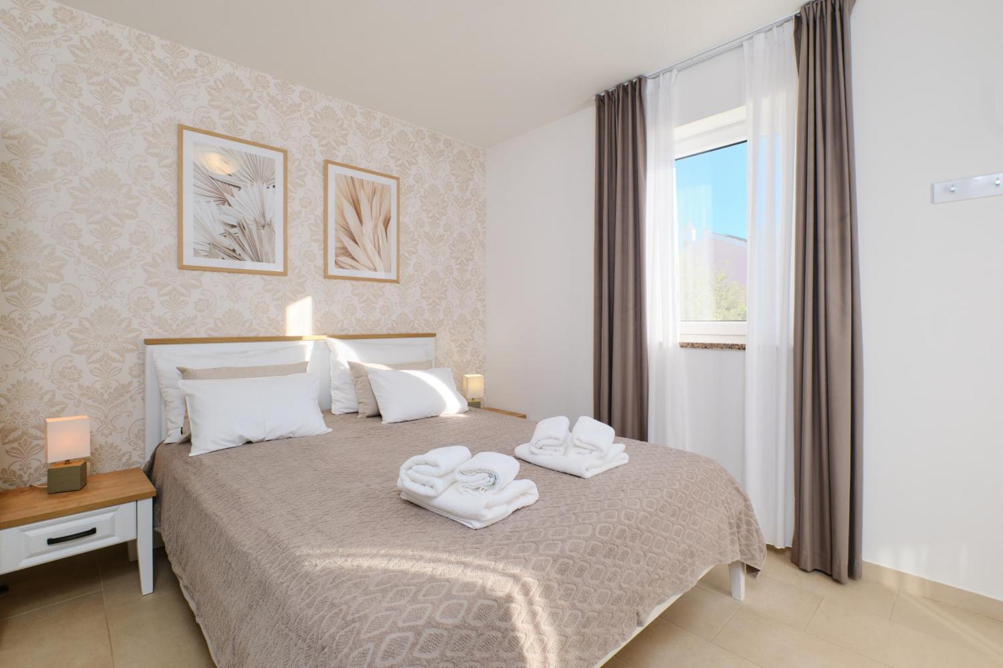 Apartments Divna マリ・ロシニュ エクステリア 写真