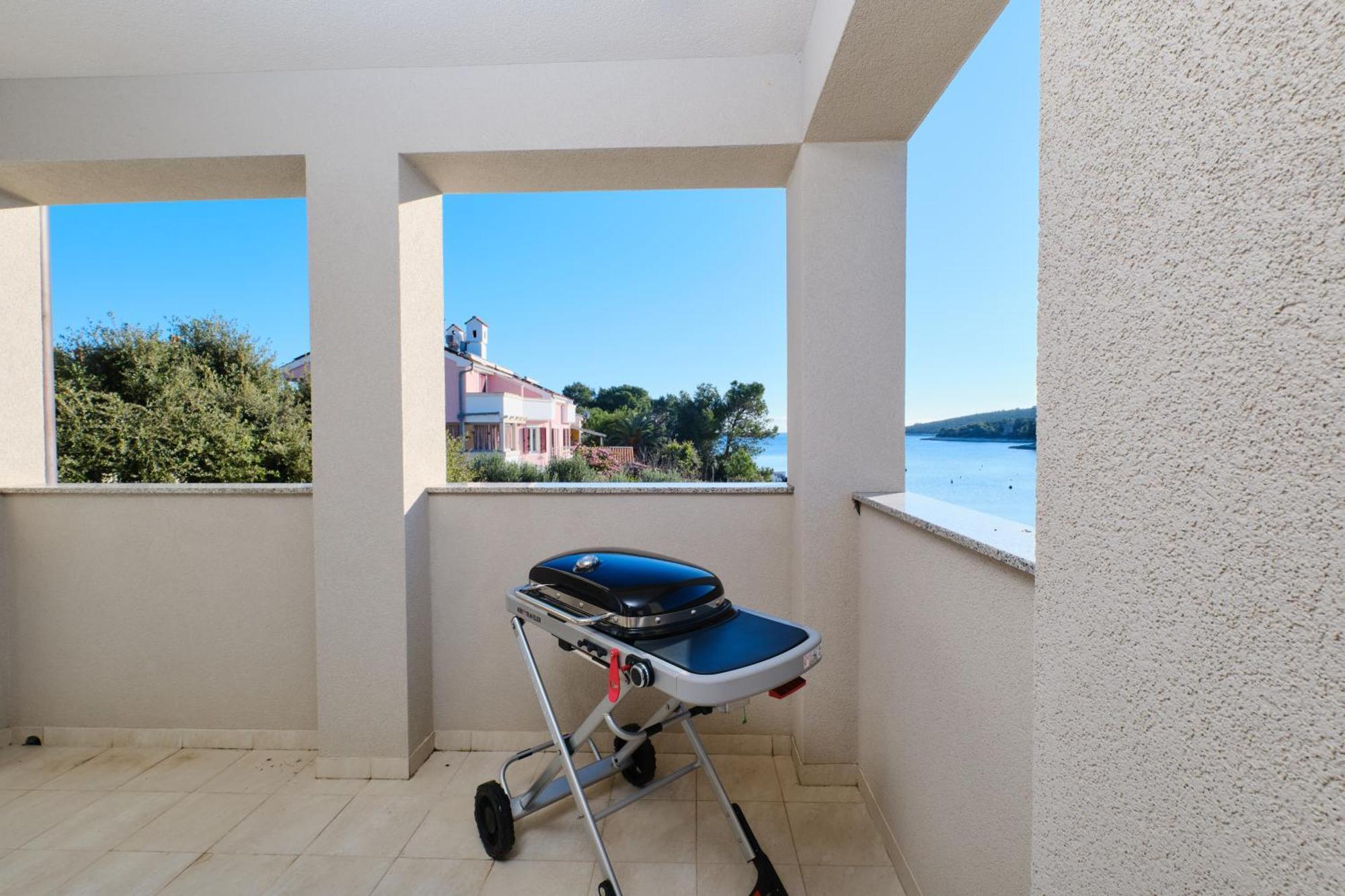 Apartments Divna マリ・ロシニュ エクステリア 写真