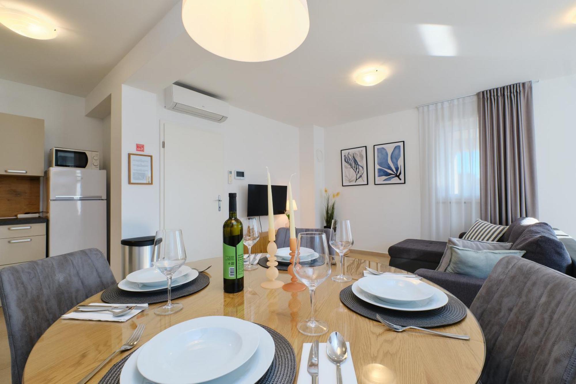Apartments Divna マリ・ロシニュ エクステリア 写真